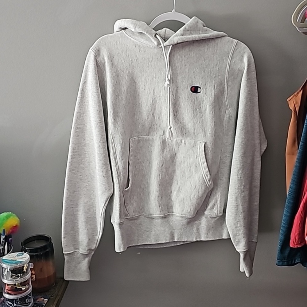Champion Women’s size XS light gray heathered sweatshirt great condition